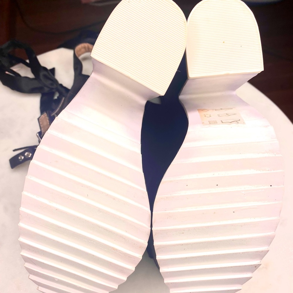 Shelly’s London heel/platform 6.5 - Picture 7 of 7